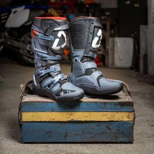 Cizme Leatt 4.5 Black/Grafen
